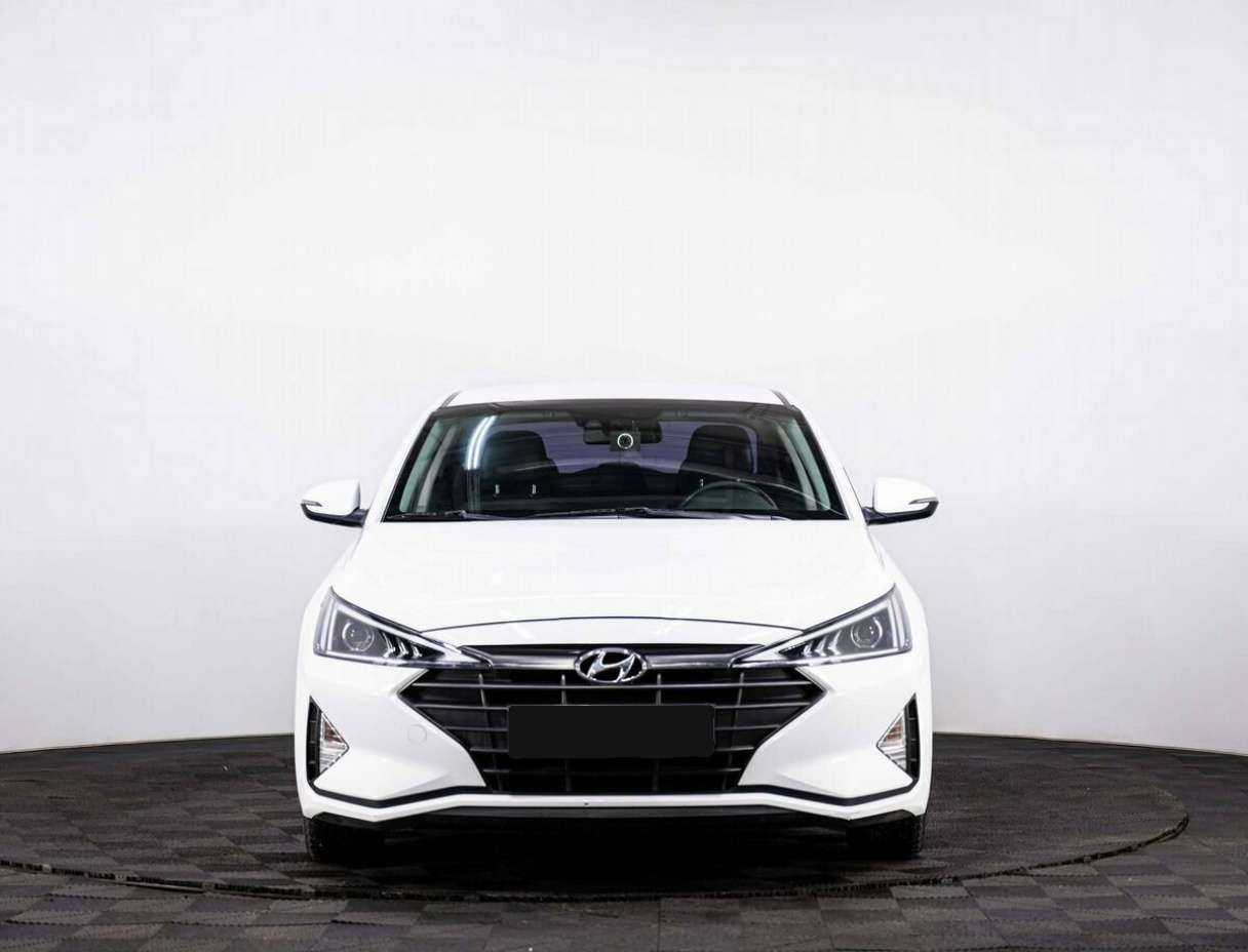 Купить Hyundai Avante, 2018, 83 500 км, фото №2