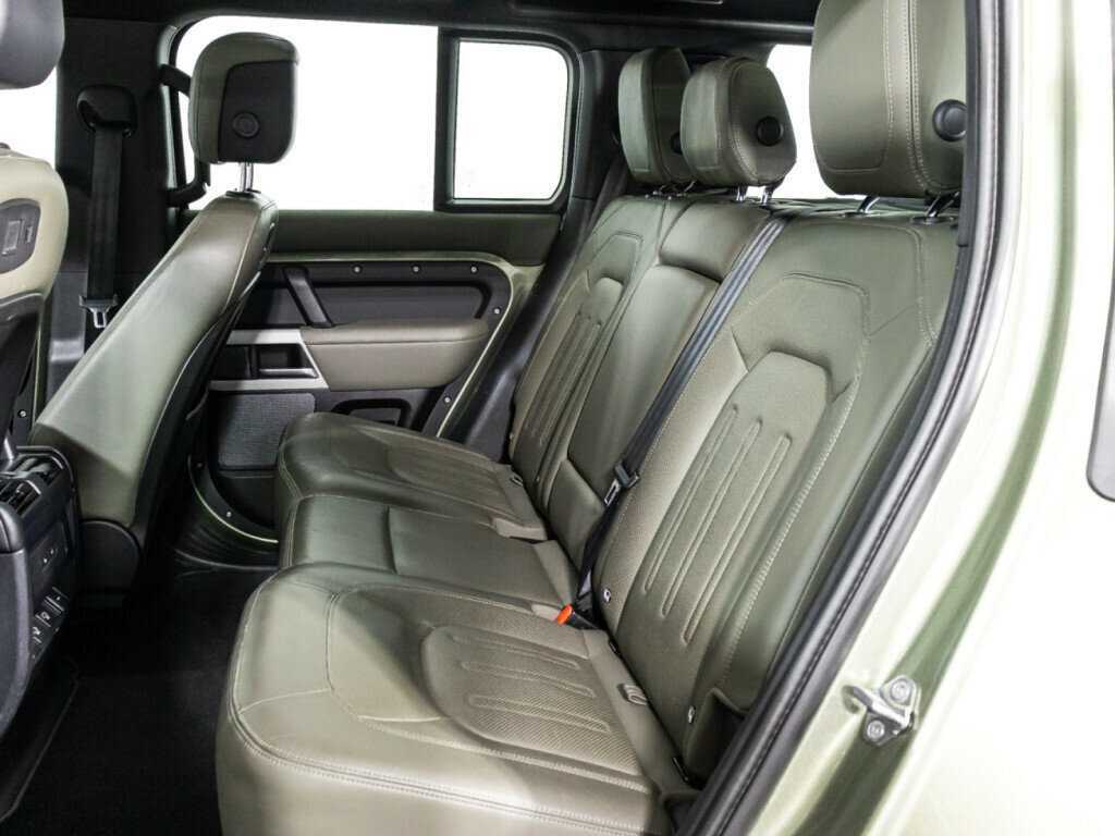 Купить Land Rover Defender 110, 2021, 42 303 км, фото №8