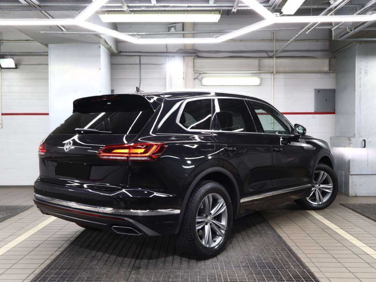 Купить Volkswagen Touareg, 2018, 80 000 км, фото №2