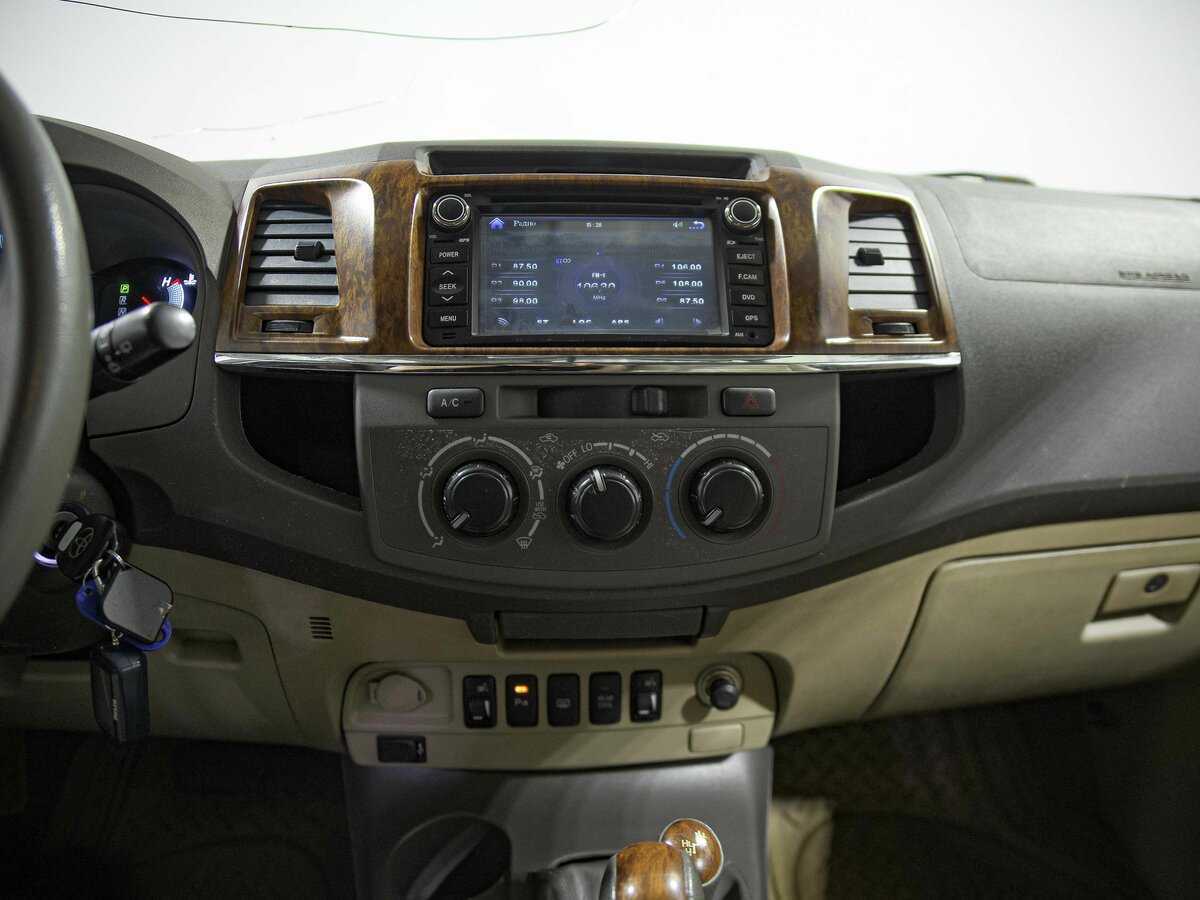 Купить Toyota Fortuner, 2012, 146 500 км, фото №9