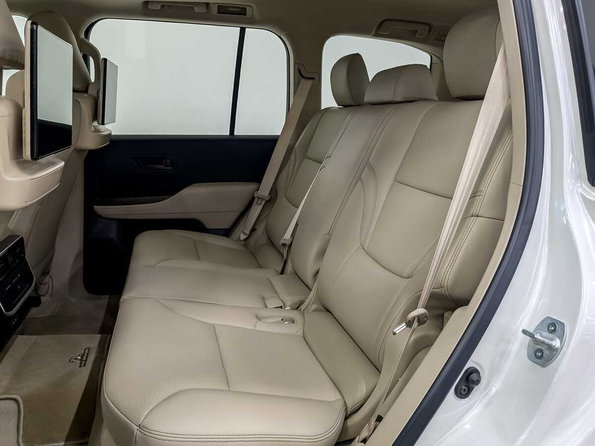 Купить Toyota Land Cruiser, 2022, 2 600 км, фото №12