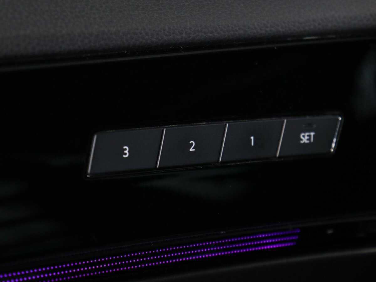 Купить Volkswagen Touareg, 2021, 81 001 км, фото №20
