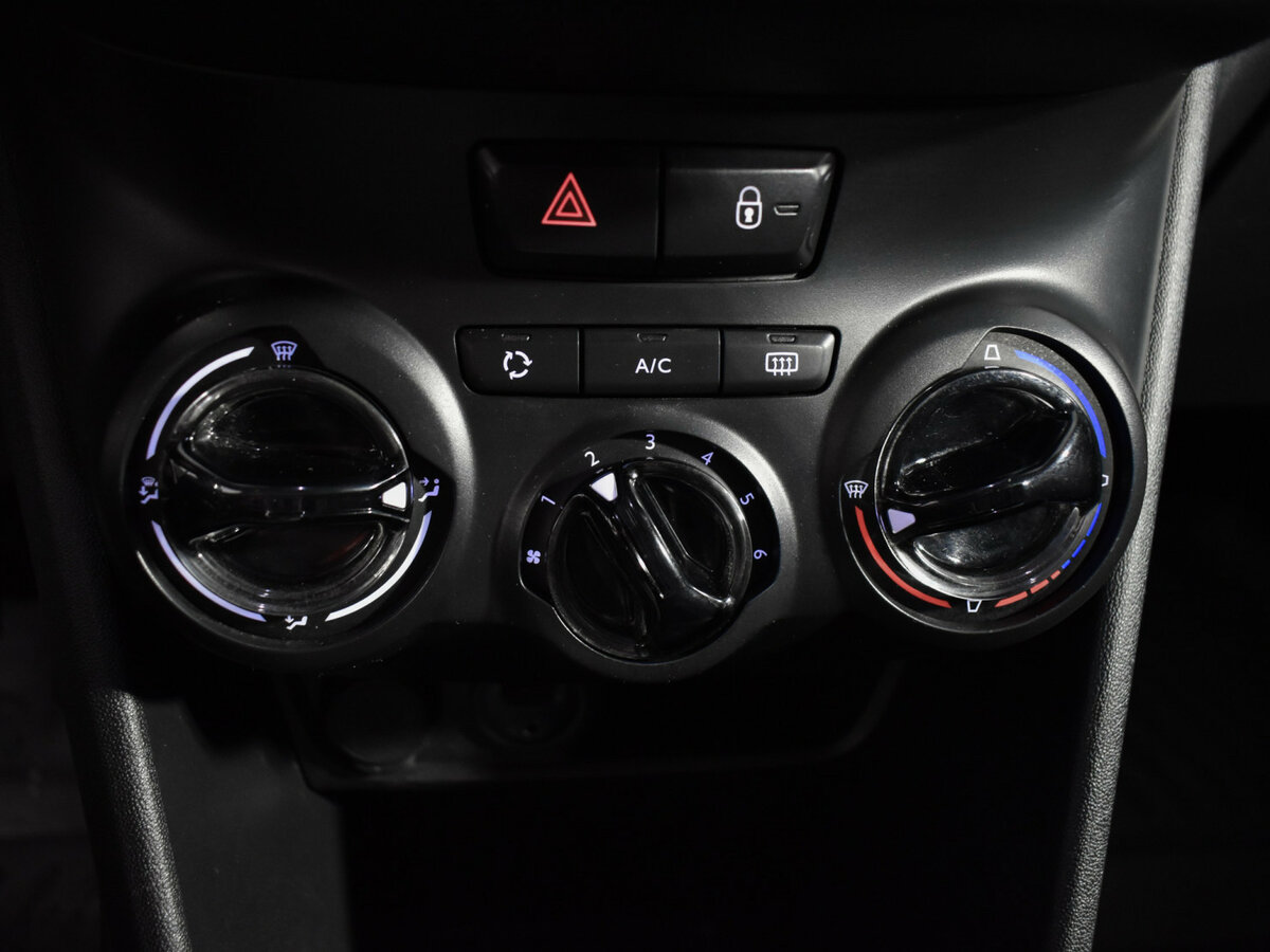 Купить Peugeot 208 I, 2013, 272 500 км, фото №15