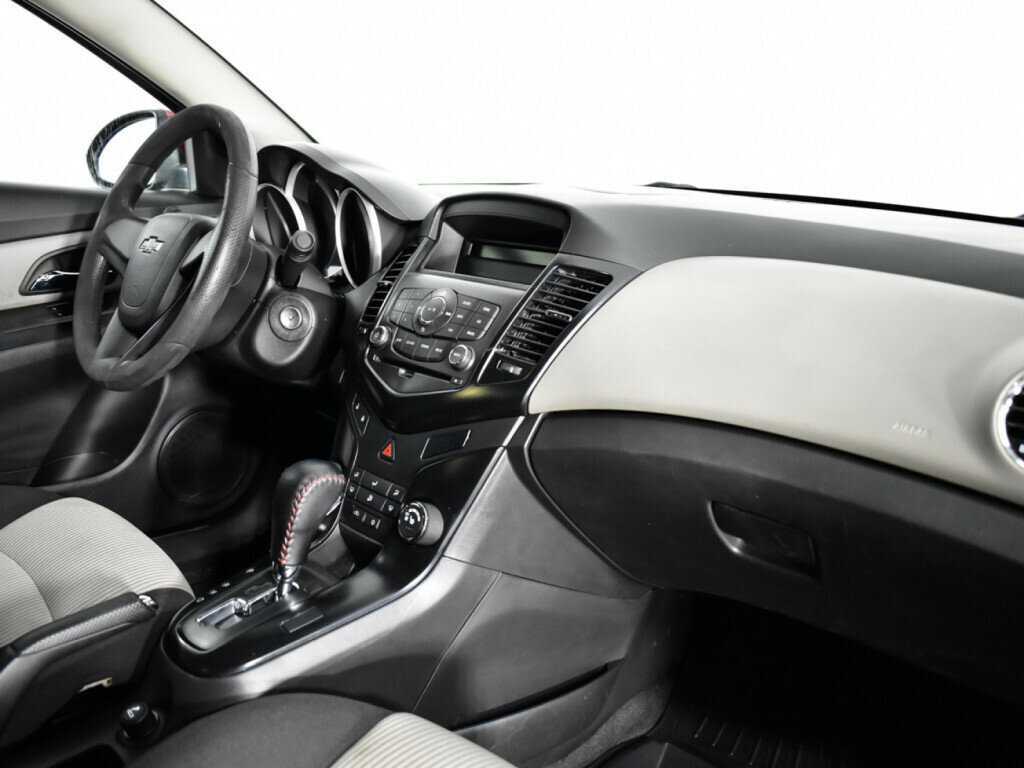 Купить Chevrolet Cruze, 2011, 314 242 км, фото №7