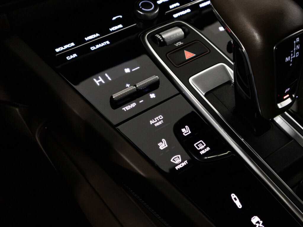 Купить Porsche Cayenne Turbo, 2018, 80 384 км, фото №24