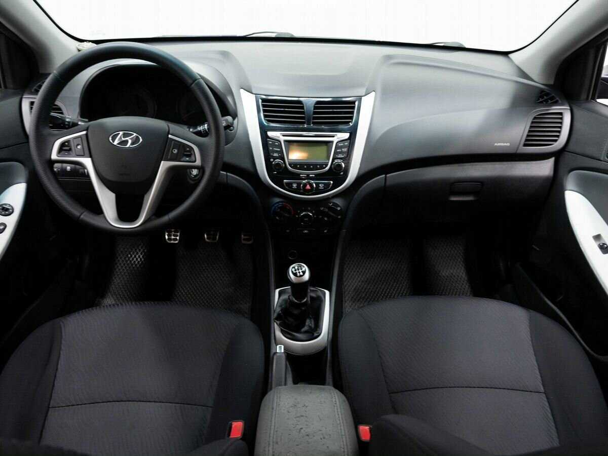 Купить Hyundai Solaris, 2012, 243 000 км, фото №13