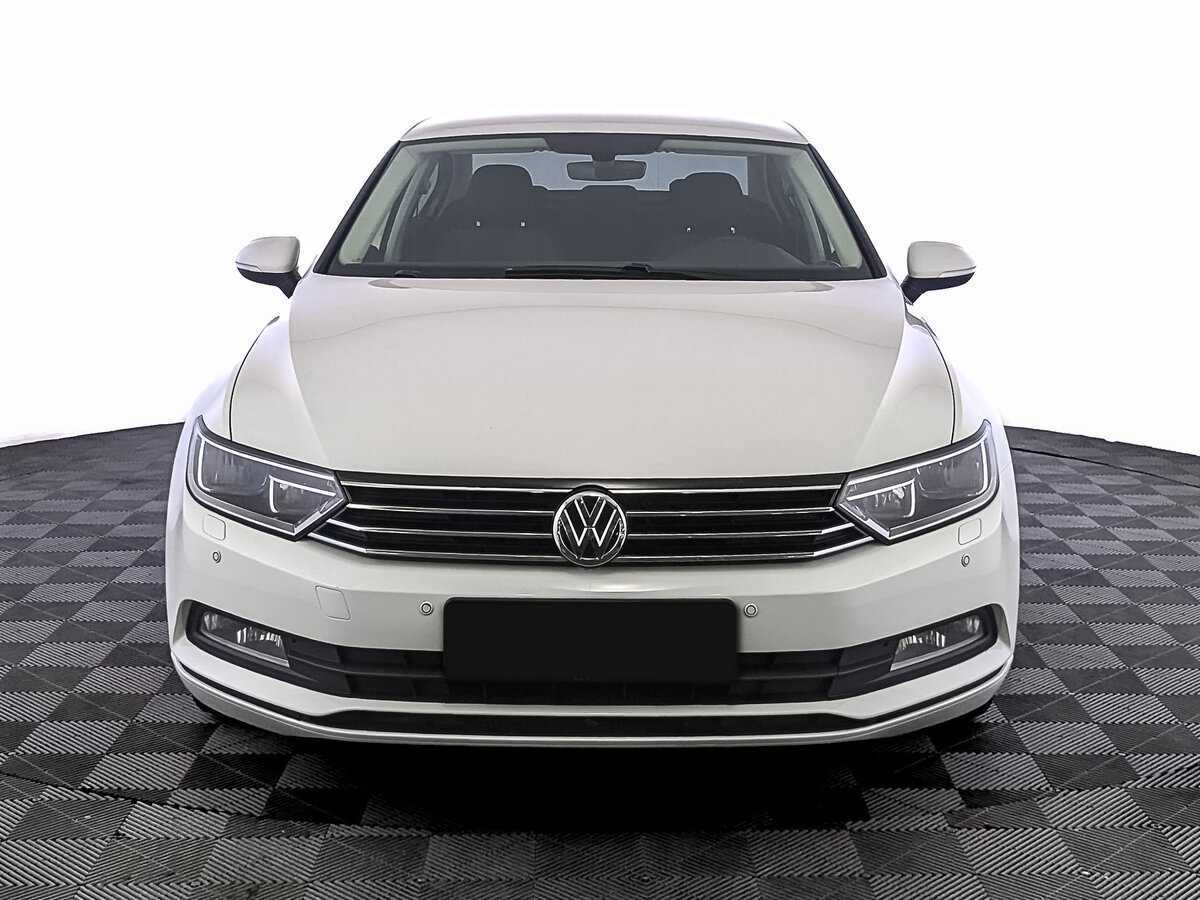 Купить Volkswagen Passat, 2017, 120 532 км, фото №2