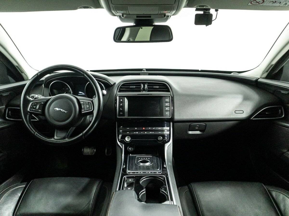 Купить Jaguar XE, 2016, 119 365 км, фото №13