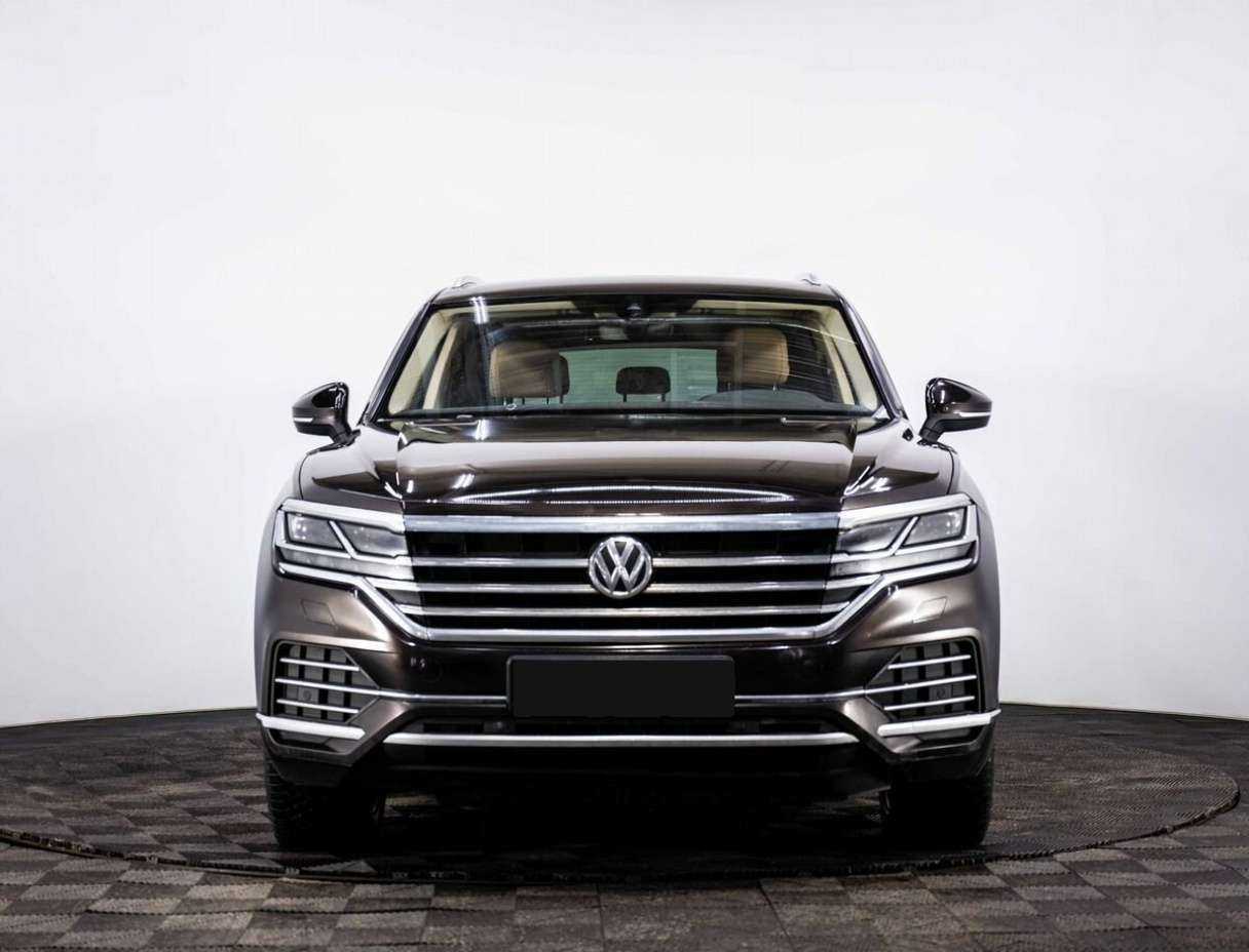 Купить Volkswagen Touareg, 2018, 235 000 км, фото №2