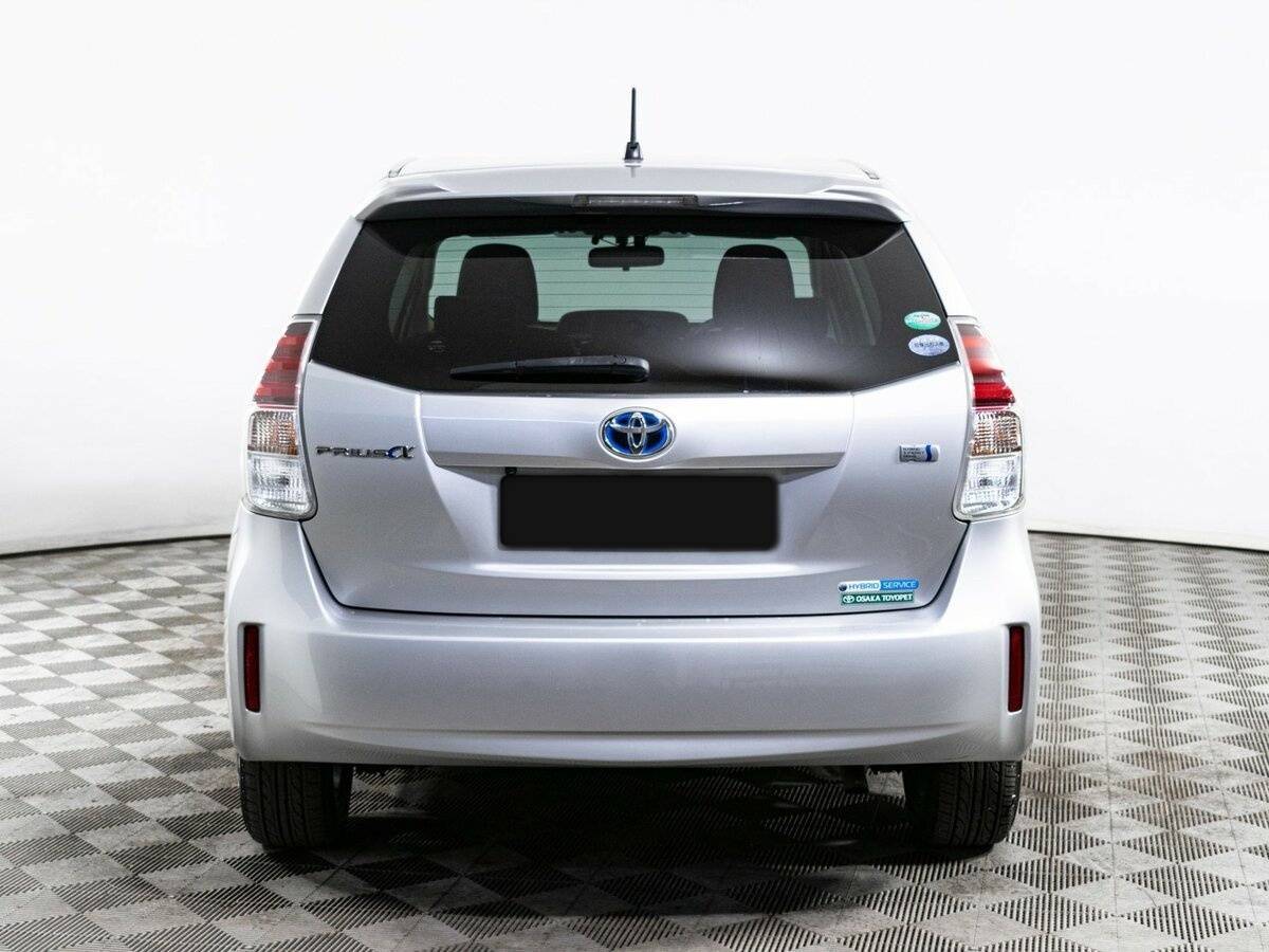Купить Toyota Prius Alpha, 2017, 108 500 км, фото №6