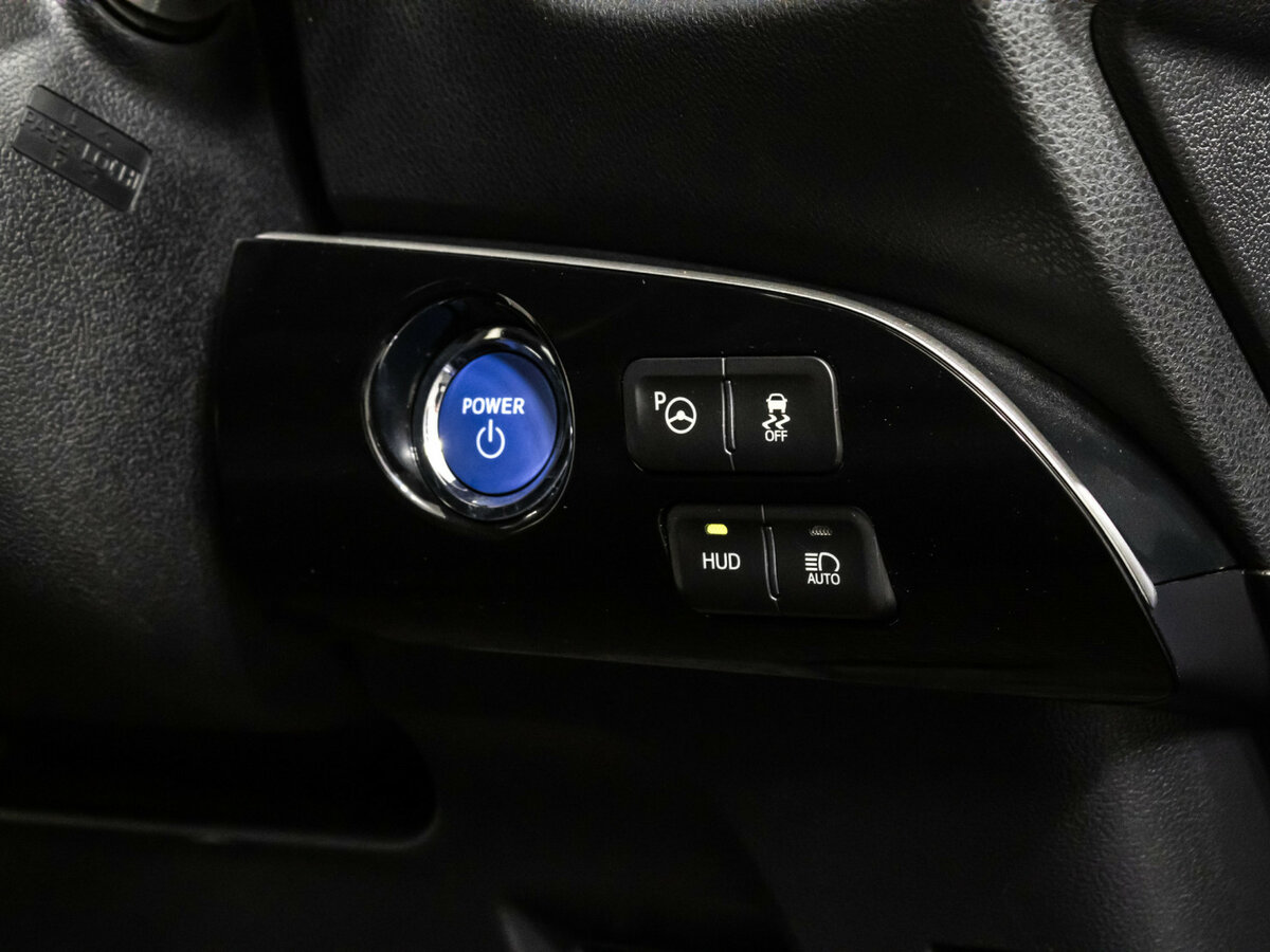 Купить Toyota Prius IV (XW50), 2016, 175 233 км, фото №17