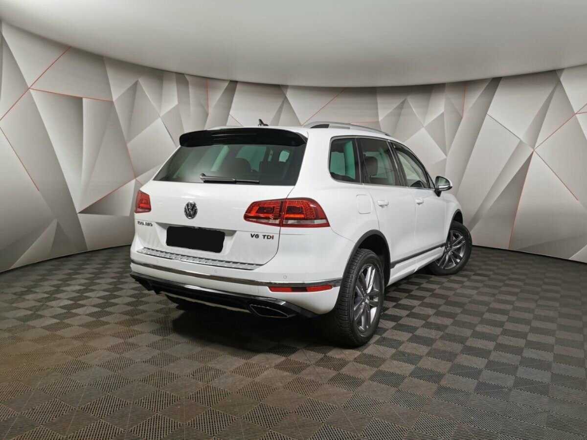 Купить Volkswagen Touareg, 2017, 60 817 км, фото №2