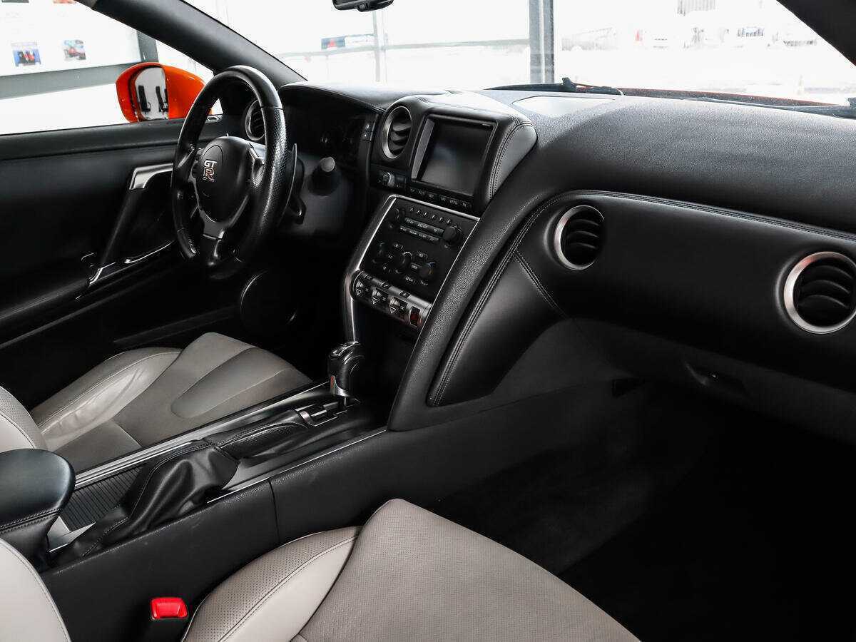 Купить Nissan GT-R, 2010, 79 648 км, фото №11