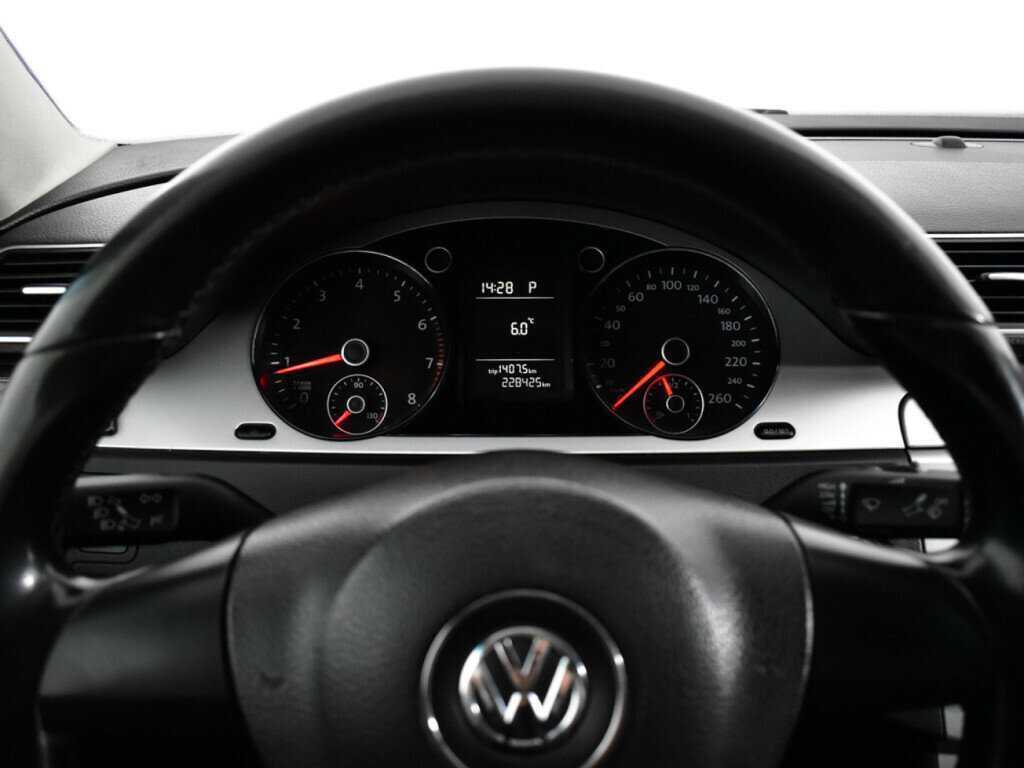 Купить Volkswagen Passat, 2010, 228 000 км, фото №11
