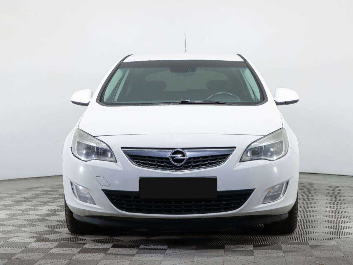 Купить Opel Astra, 2010, 217 128 км, фото №2