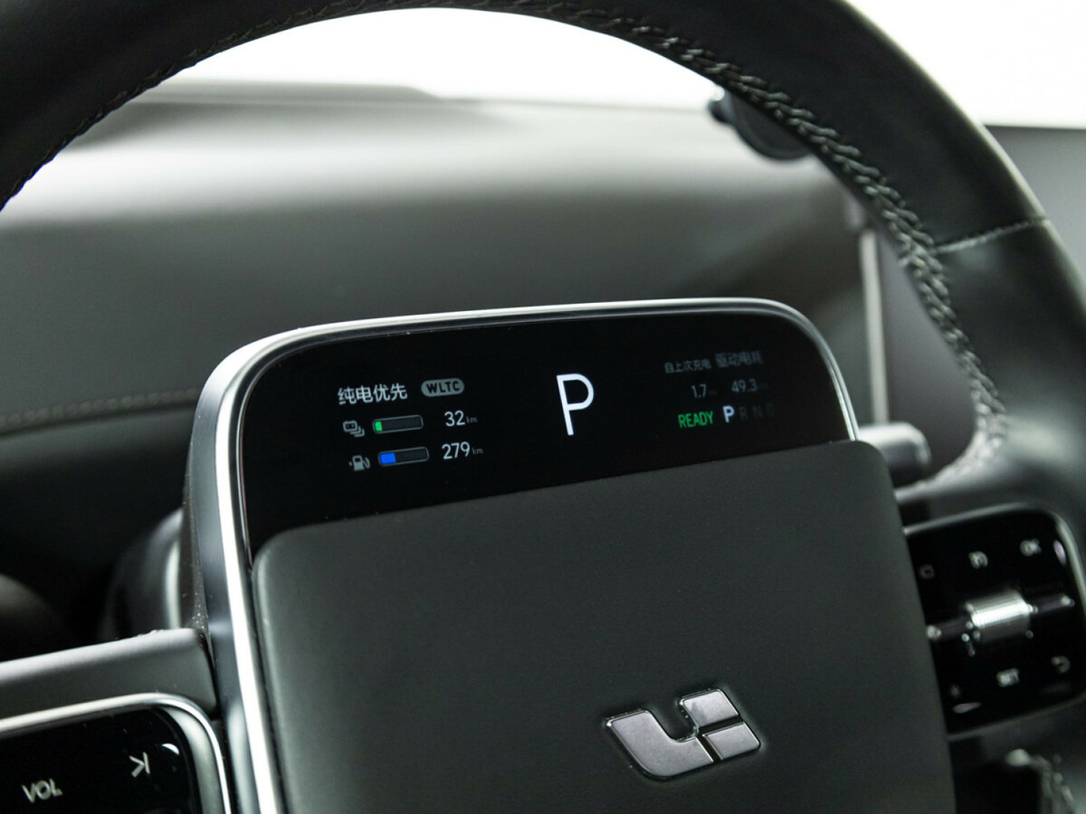 Купить Li Auto (Lixiang) L9 52.3 kWh I Рестайлинг, 2024, 31 010 км, фото №10