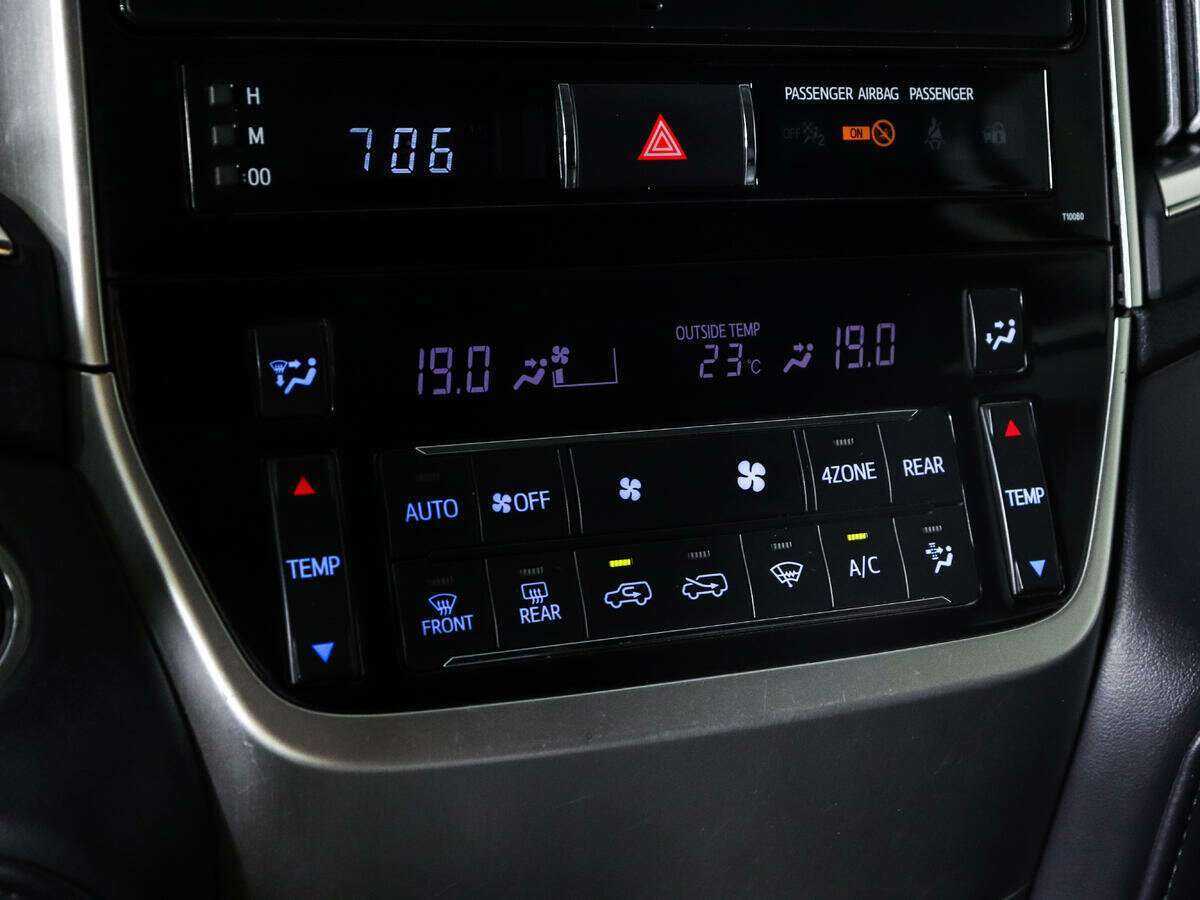 Купить Toyota Land Cruiser, 2017, 136 360 км, фото №17