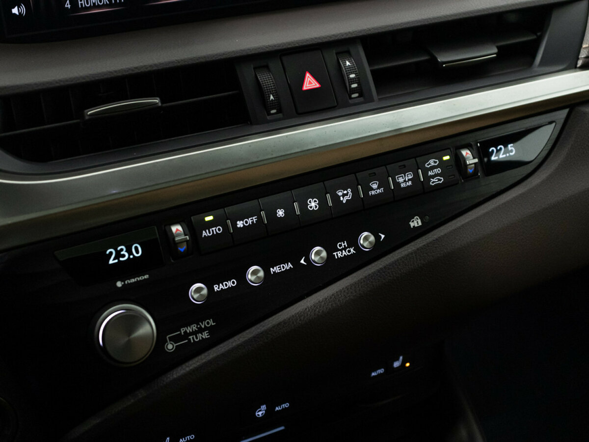 Купить Lexus ES 250 VII, 2020, 63 374 км, фото №18