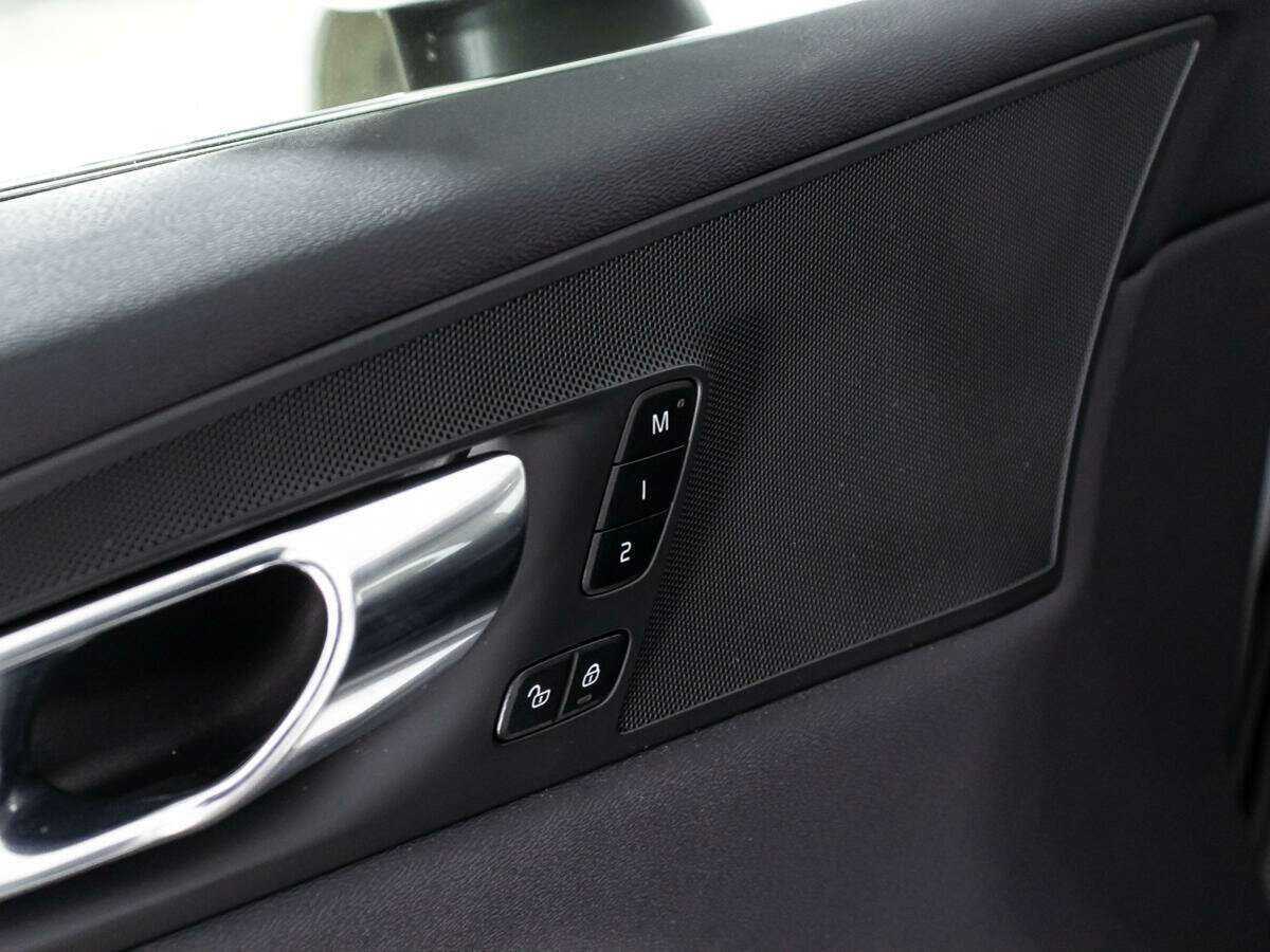 Купить Volvo XC60, 2021, 35 632 км, фото №16