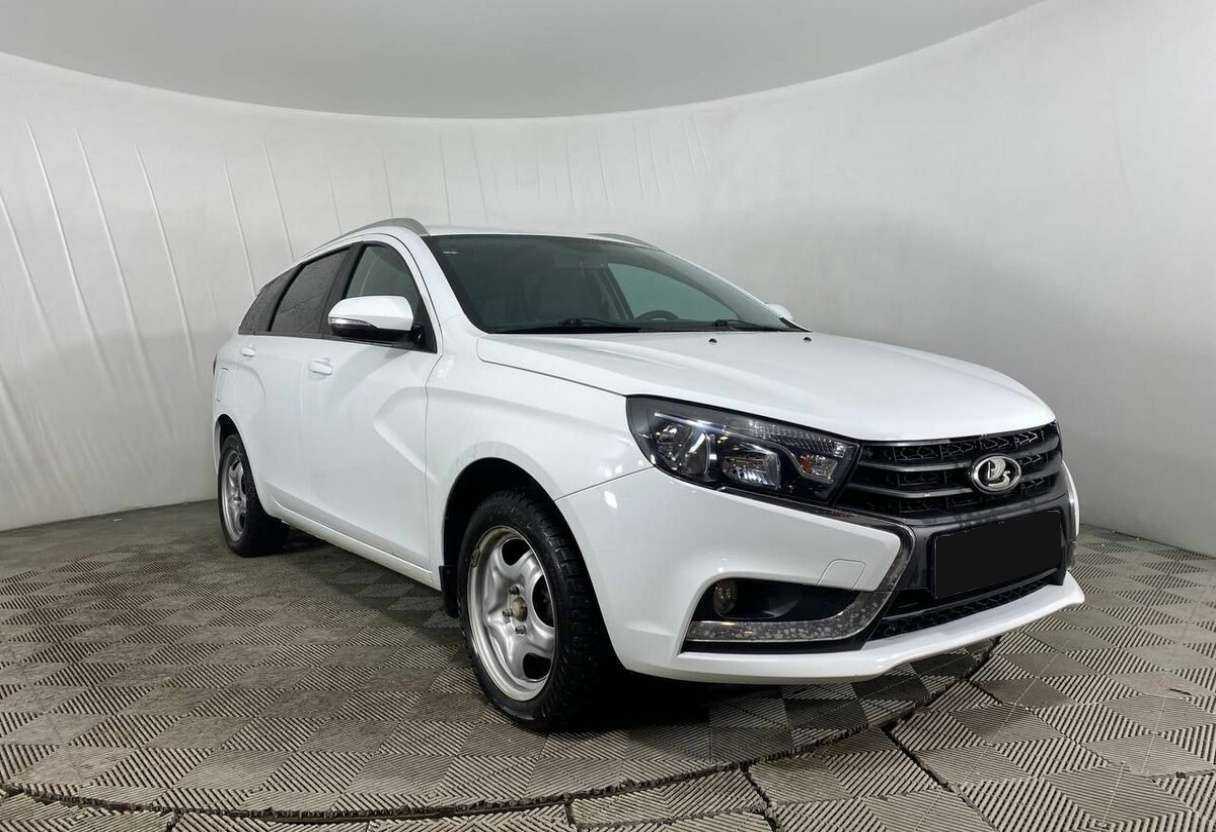 Купить Lada (ВАЗ) Vesta SW, 2019, 70 201 км, фото №3
