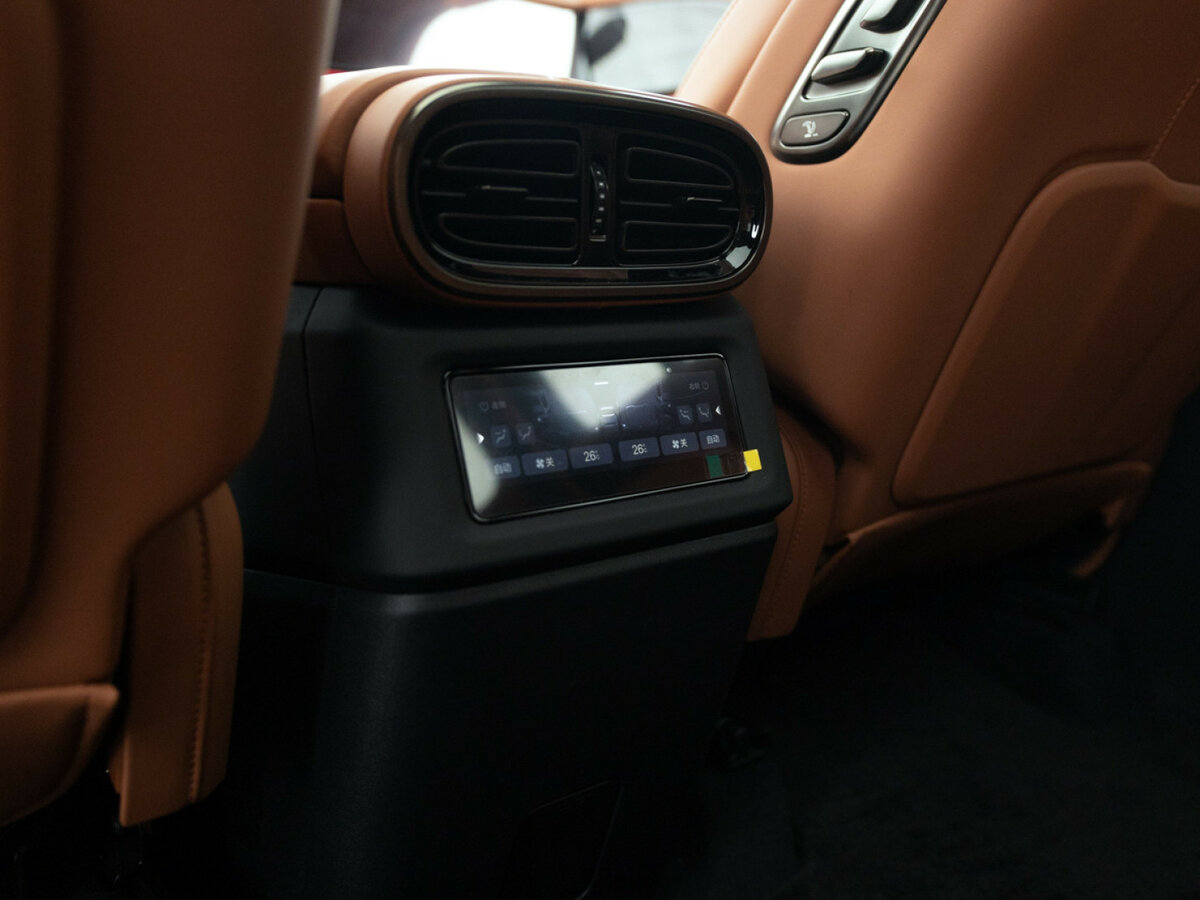 Купить BYD Yangwang U8, 2023, 21 401 км, фото №18
