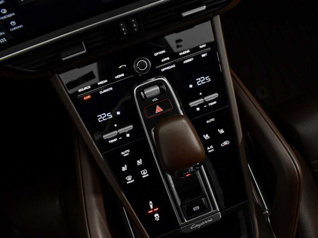 Купить Porsche Cayenne Turbo, 2018, 80 300 км, фото №17