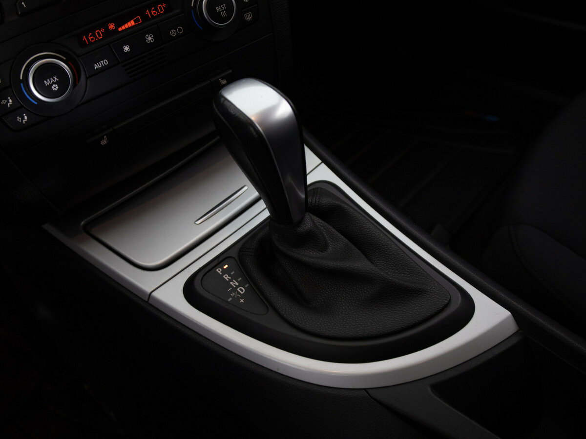 Купить BMW 1 серии 118i I (E81/E82/E87/E88) Рестайлинг, 2008, 265 106 км, фото №10