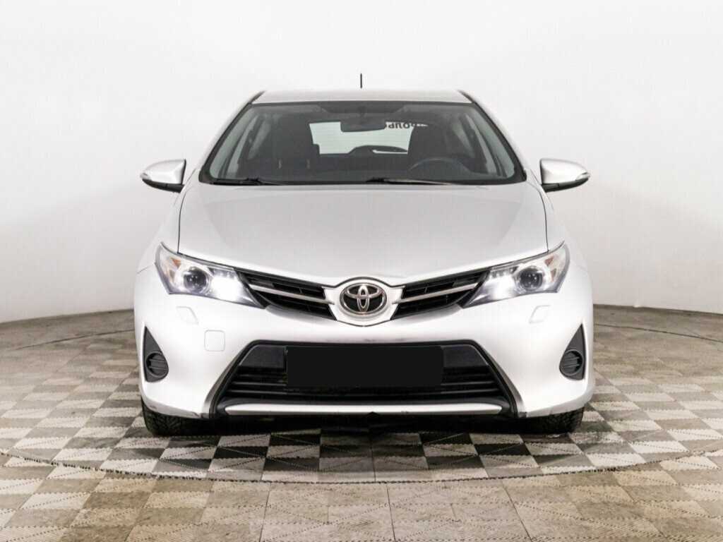 Купить Toyota Auris, 2013, 183 559 км, фото №2