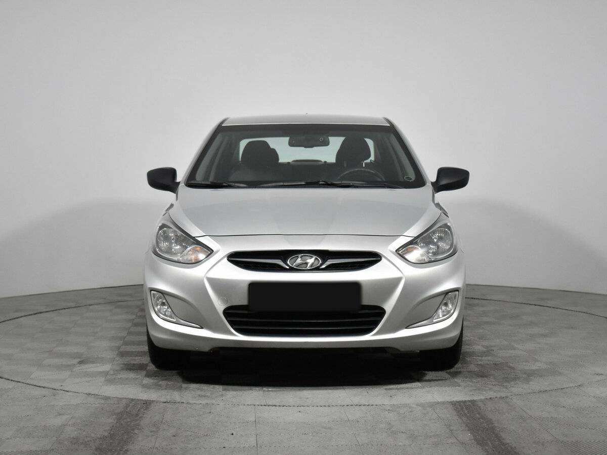 Купить Hyundai Solaris, 2011, 123 914 км, фото №2