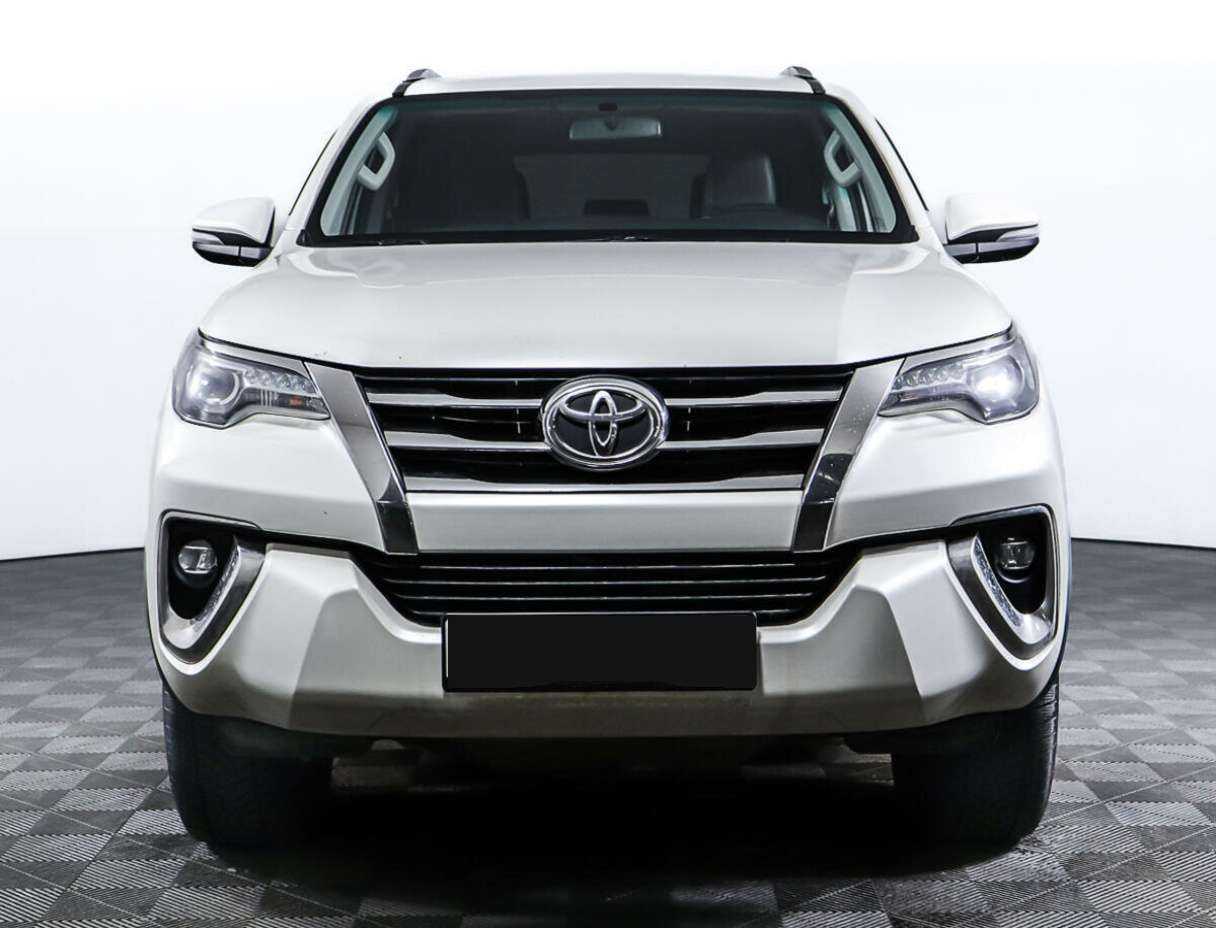 Купить Toyota Fortuner, 2017, 128 498 км, фото №2