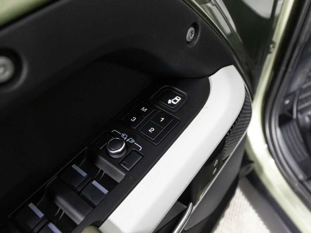 Купить Land Rover Defender 110, 2021, 42 303 км, фото №21