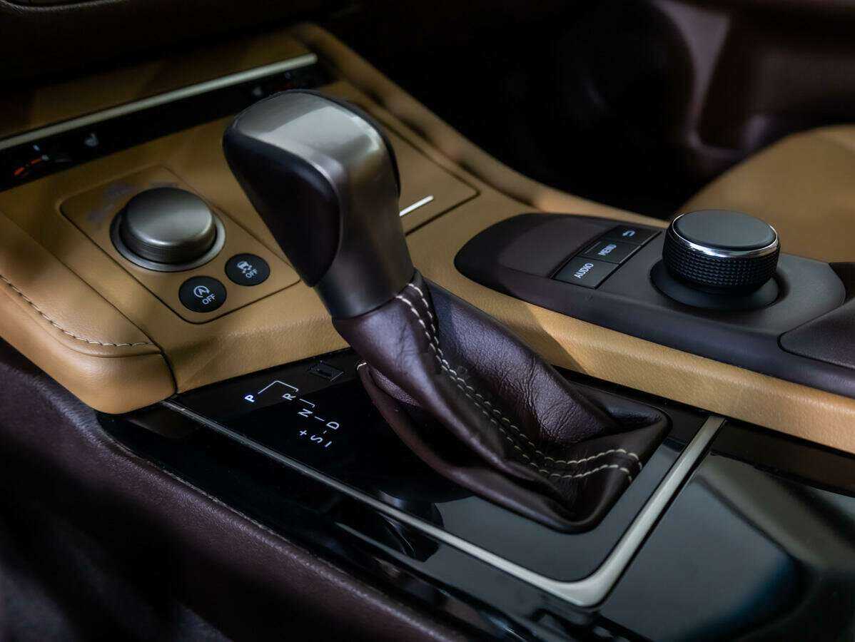 Купить Lexus ES 200, 2016, 133 020 км, фото №16