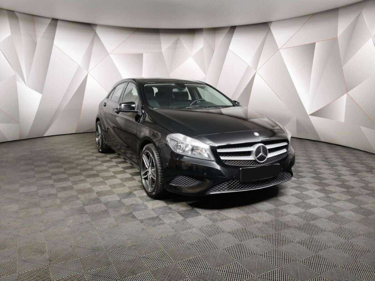 Купить Mercedes-Benz A-Класс 180, 2014, 70 496 км, фото №3