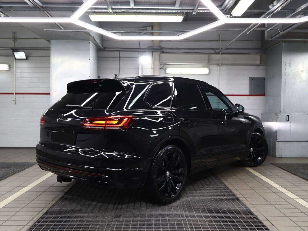 Купить Volkswagen Touareg, 2019, 96 666 км, фото №2