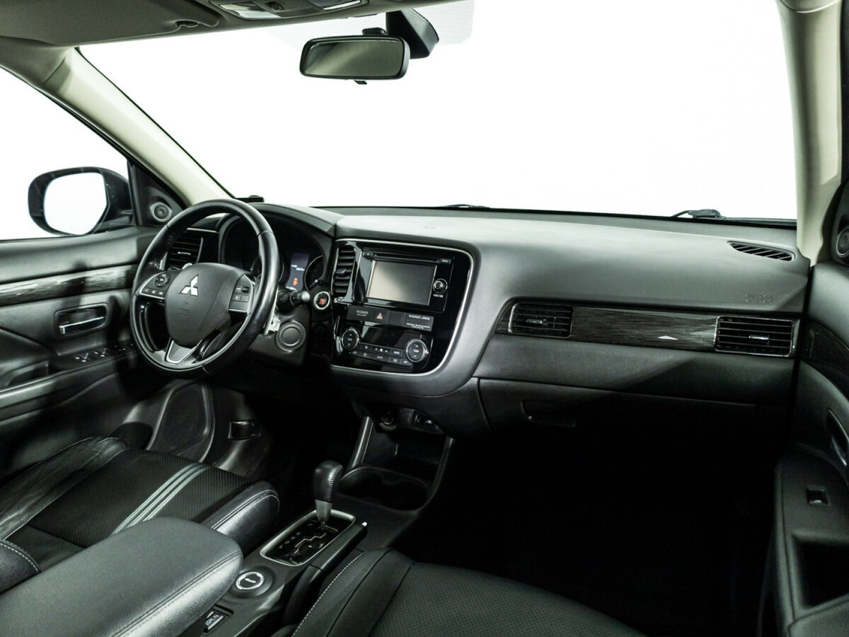 Купить Mitsubishi Outlander III Рестайлинг 2, 2016, 111 182 км, фото №8