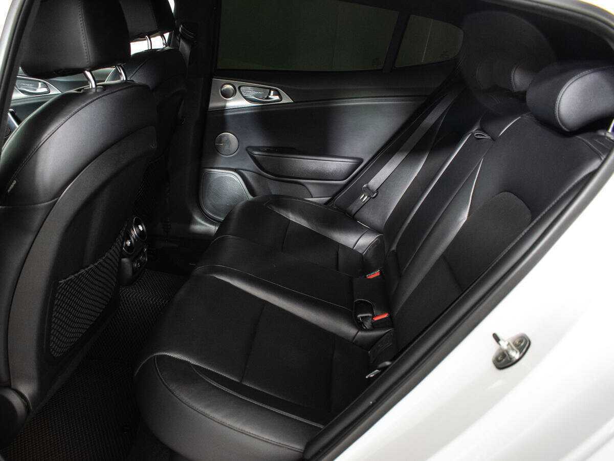 Купить Kia Stinger, 2018, 169 861 км, фото №10