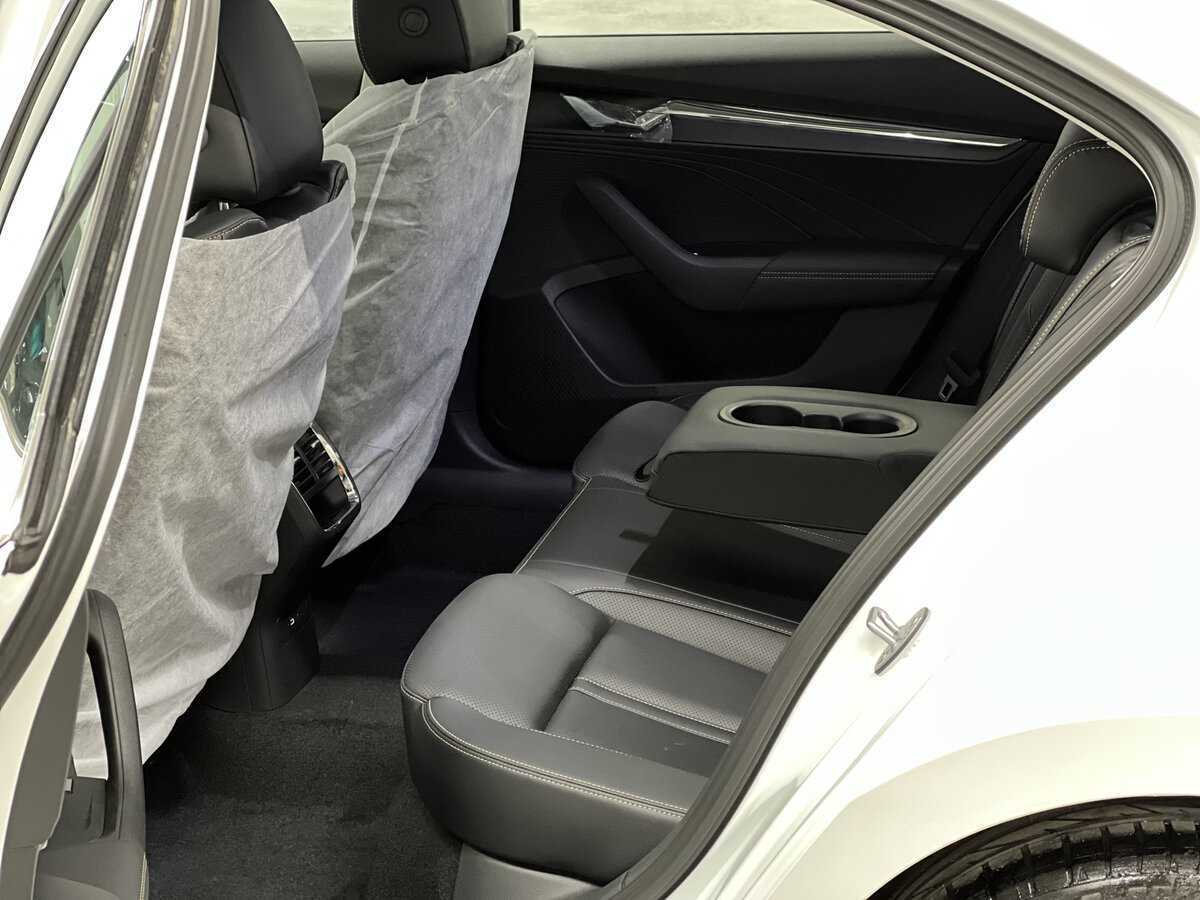 Купить Skoda Octavia, 2024, 104 км, фото №12
