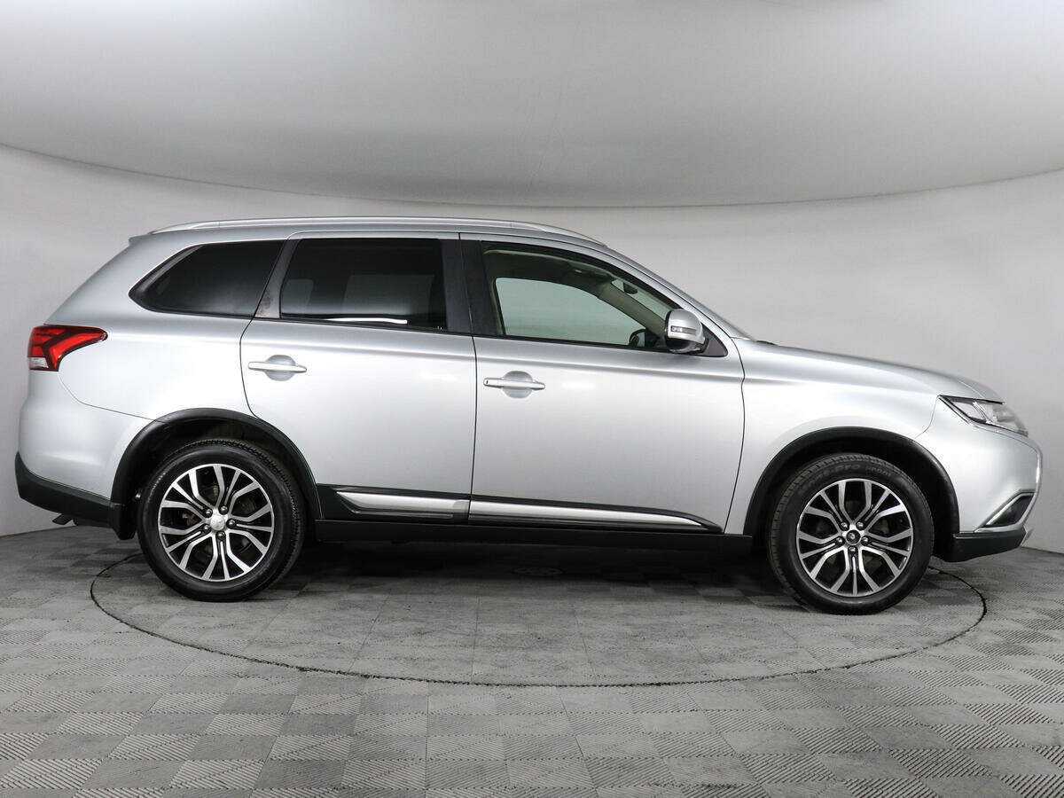 Купить Mitsubishi Outlander, 2017, 244 374 км, фото №4