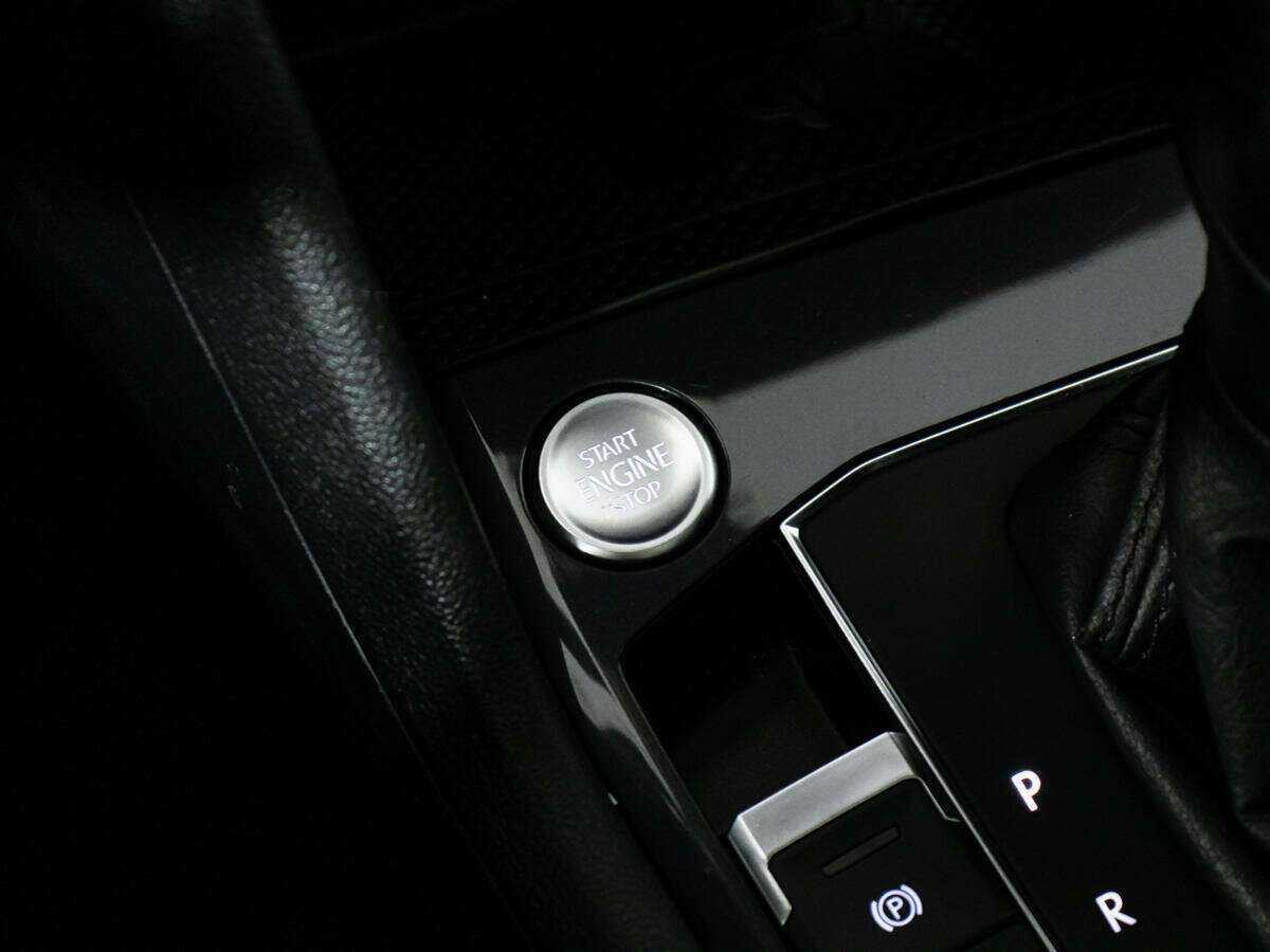 Купить Volkswagen Tiguan, 2019, 100 280 км, фото №2