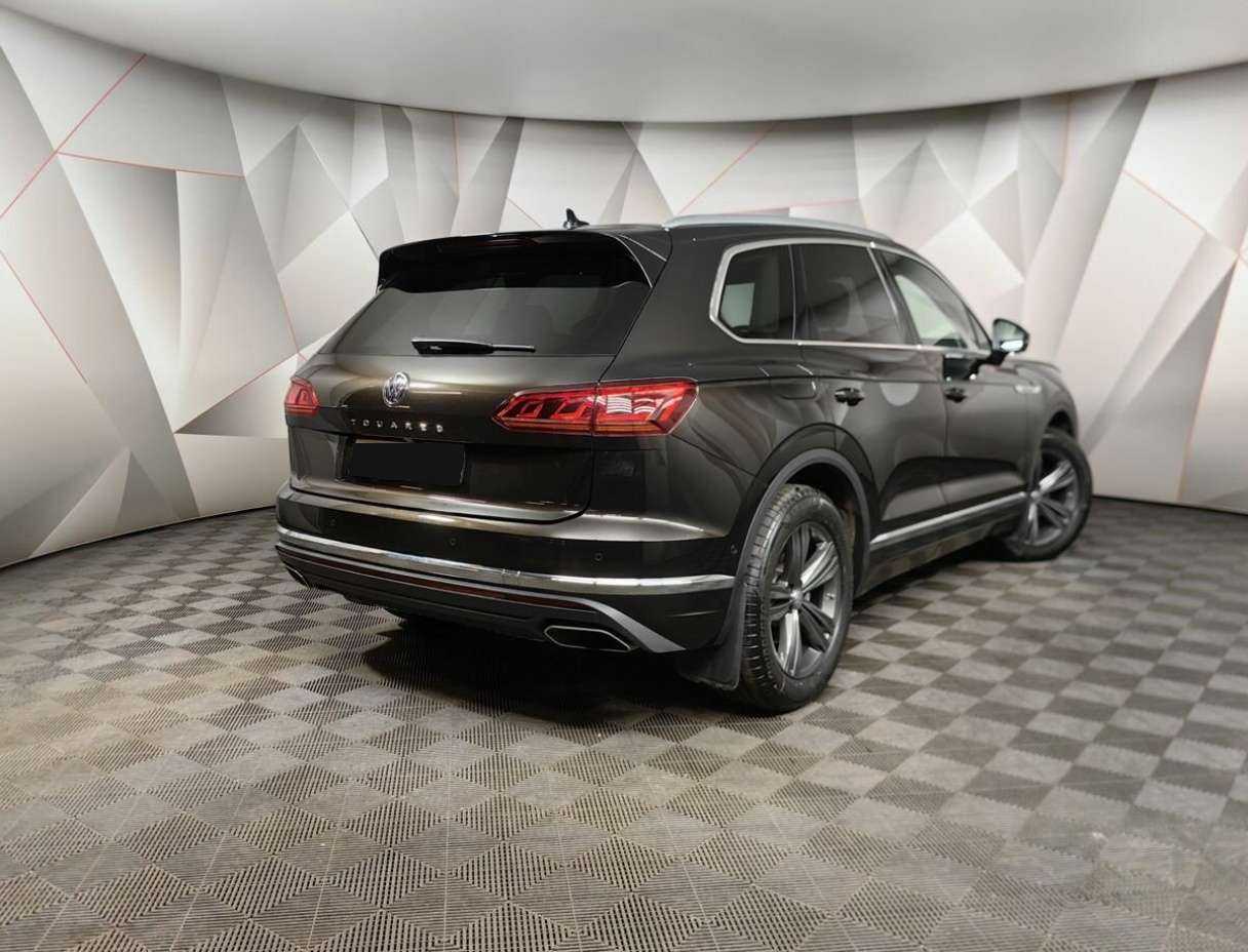 Купить Volkswagen Touareg, 2019, 72 000 км, фото №2