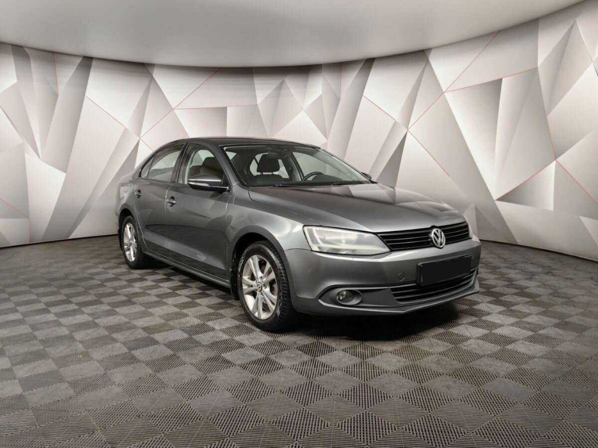 Купить Volkswagen Jetta, 2011, 245 345 км, фото №3