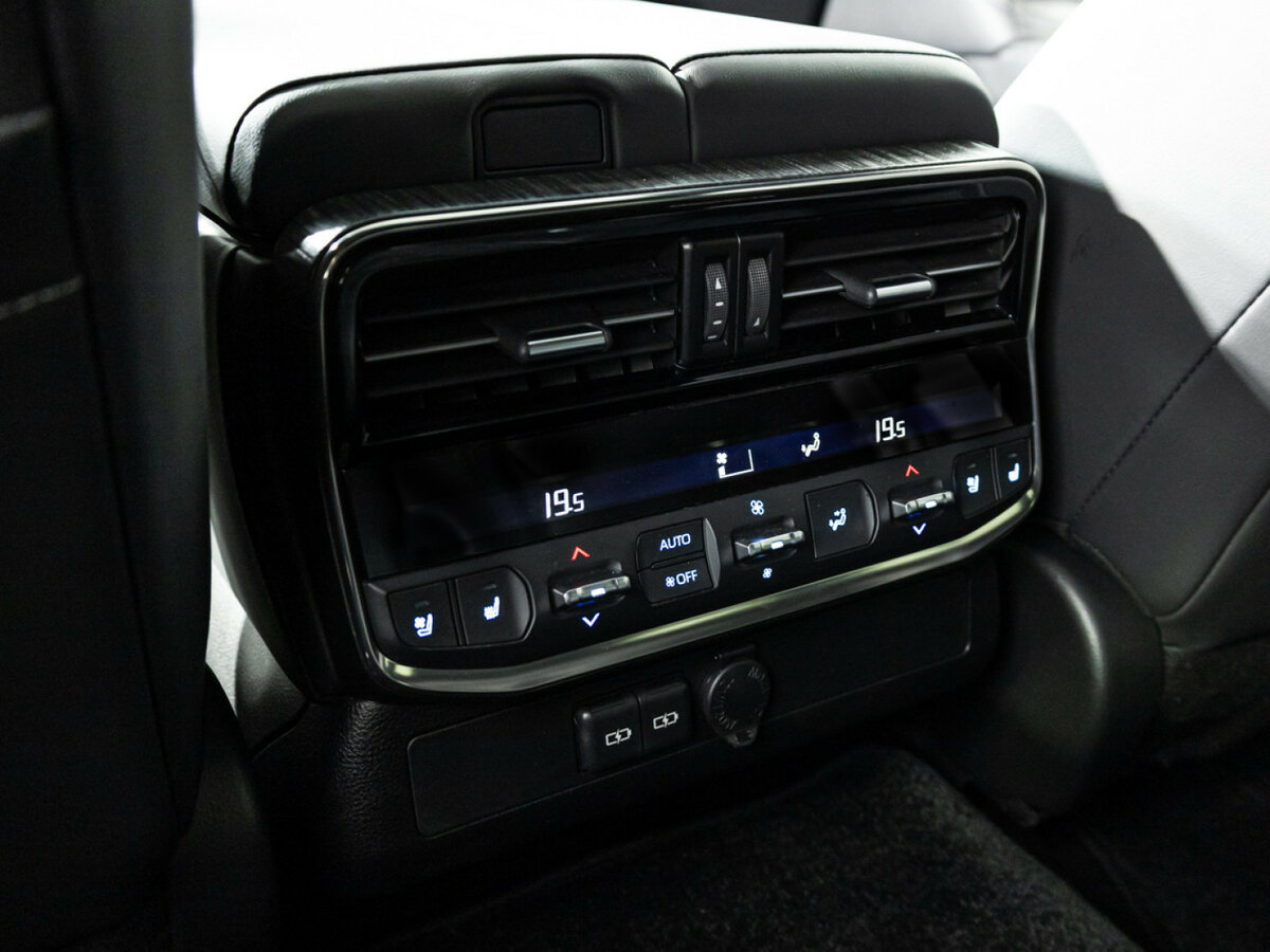 Купить Toyota Land Cruiser 300 Series, 2021, 40 784 км, фото №24