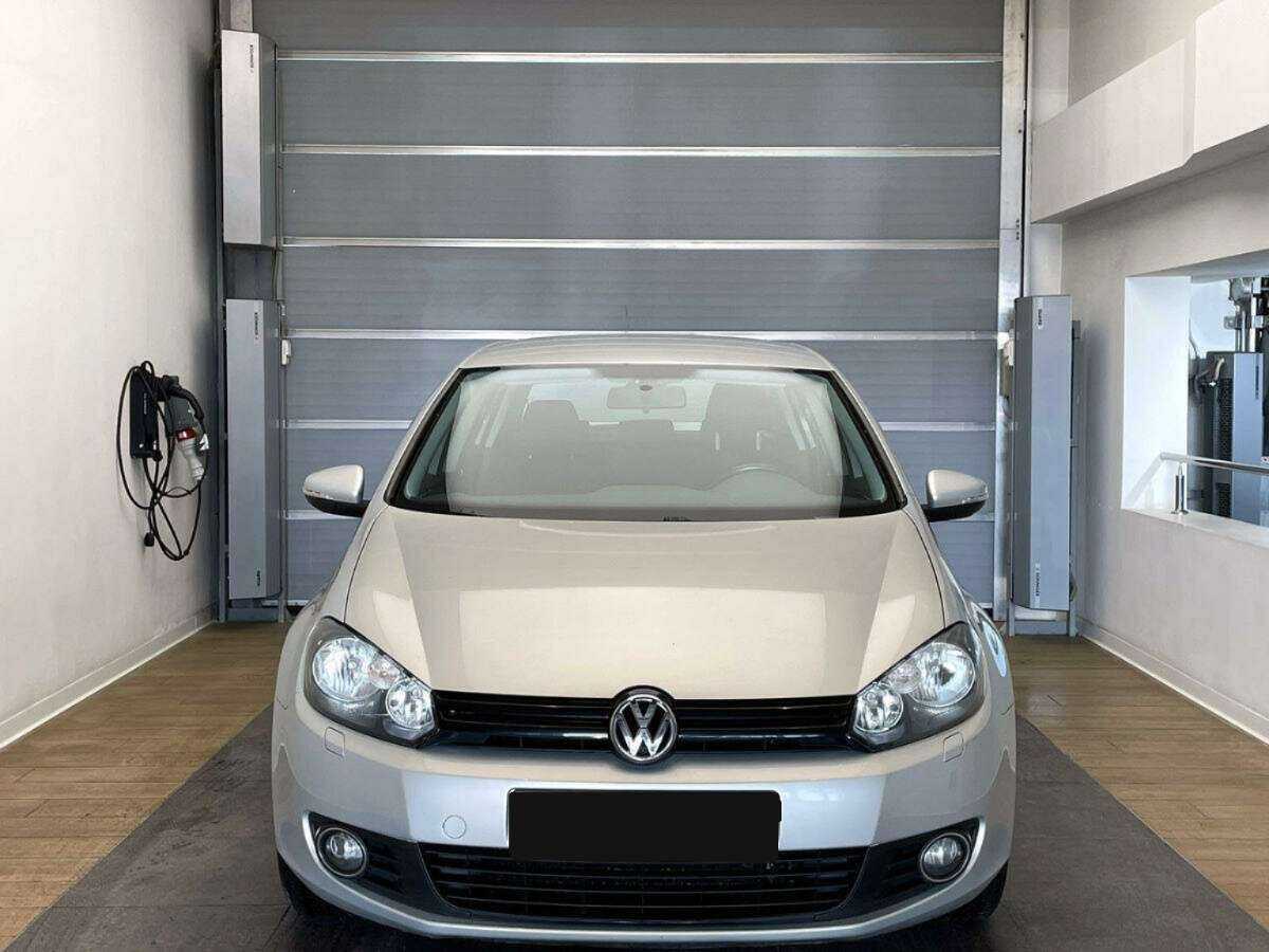 Купить Volkswagen Golf, 2010, 81 781 км, фото №2