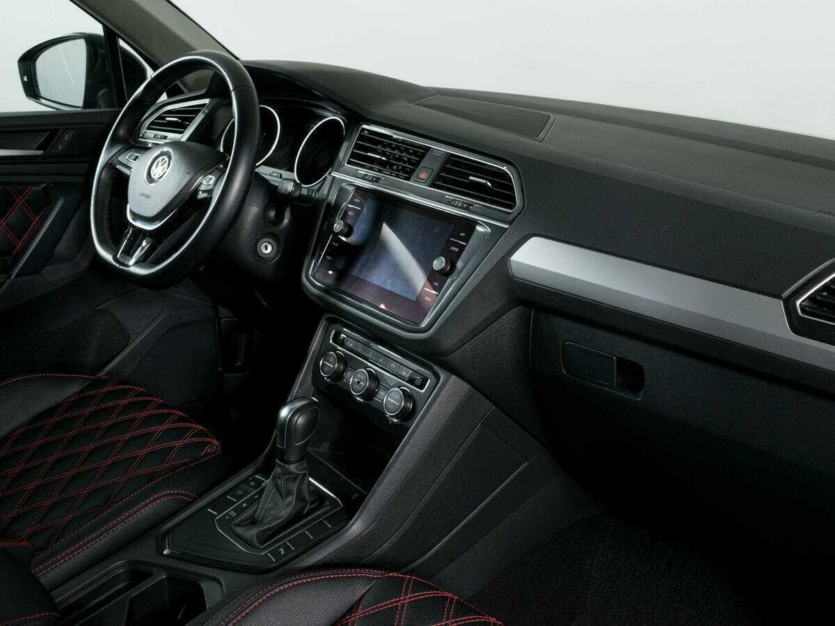 Купить Volkswagen Tiguan L, 2019, 55 214 км, фото №3