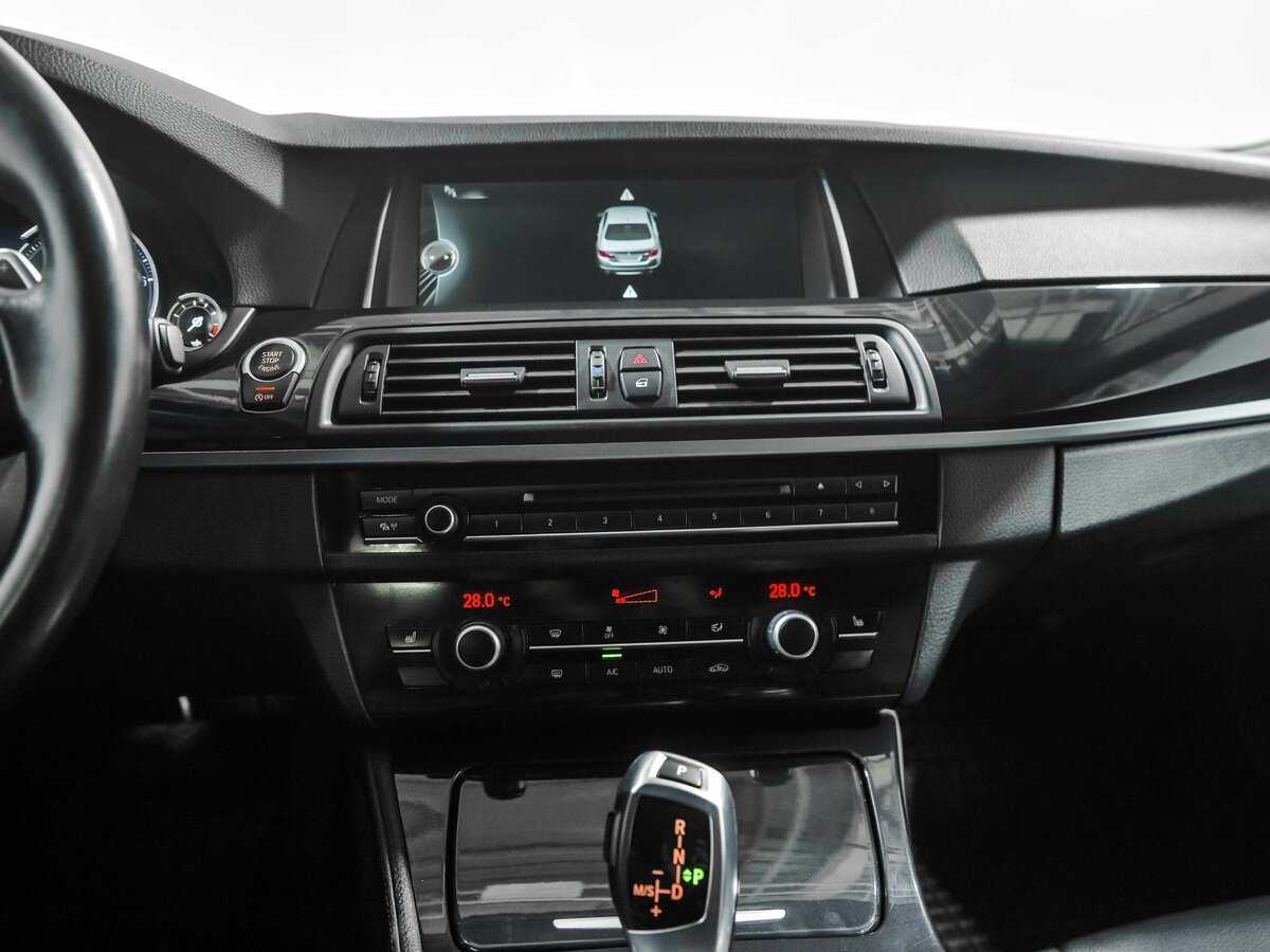 Купить BMW 5 серии 520i, 2013, 213 136 км, фото №10