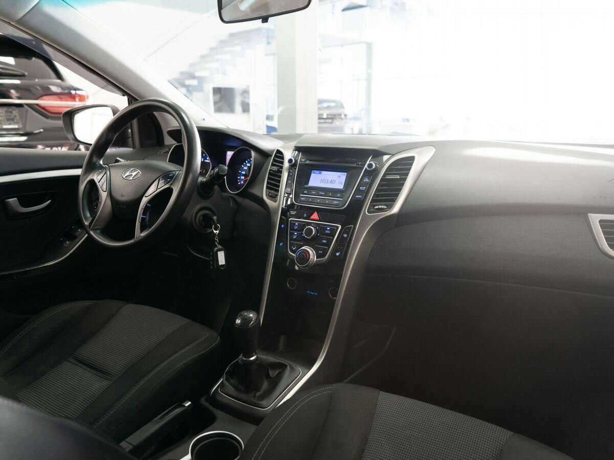 Купить Hyundai i30, 2013, 220 000 км, фото №16