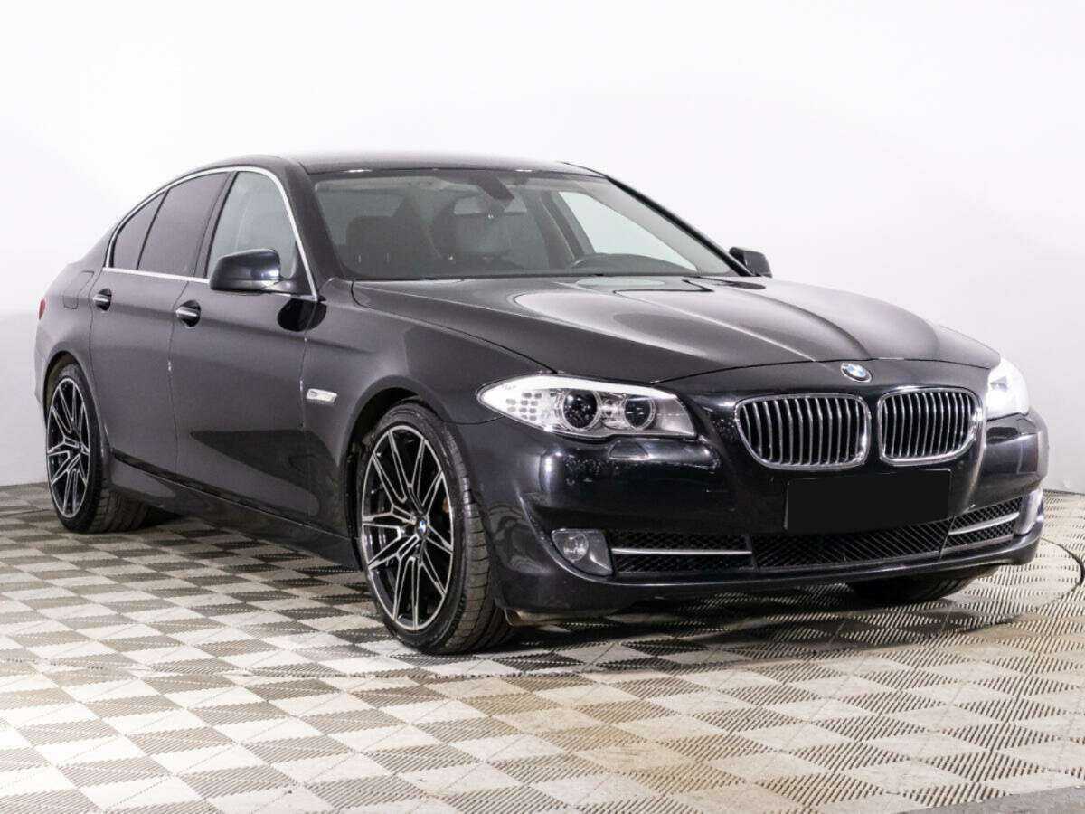 Купить BMW 5 серии 528i, 2012, 67 811 км, фото №3