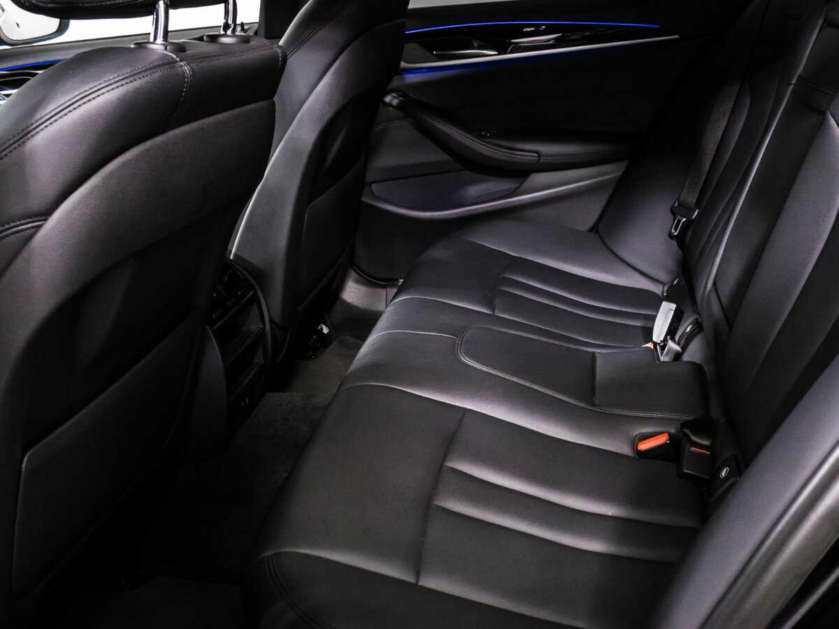 Купить BMW 5 серии 520d xDrive VII (G30/G31/G38), 2017, 198 968 км, фото №10
