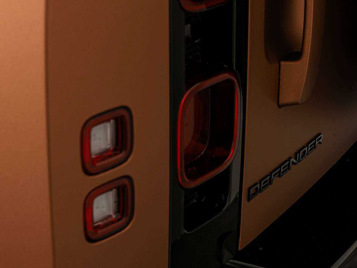 Купить Land Rover Defender 90, 2021, 79 925 км, фото №9