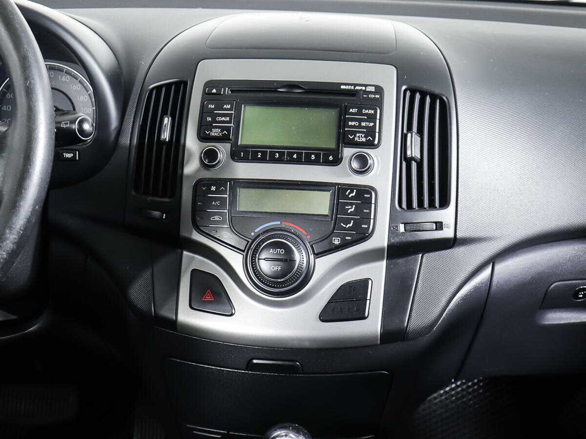 Купить Hyundai i30, 2011, 214 650 км, фото №12